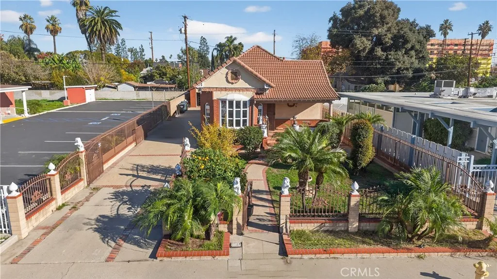 606 N Park, Pomona, California 91768 home-pic-1